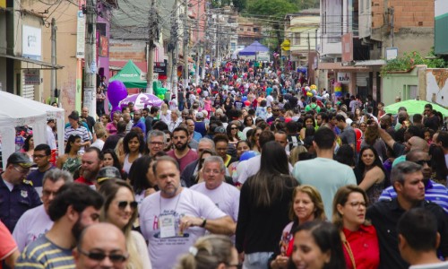 Rua de Compras reúne 40 mil pessoas no Santo Agostinho, em VR